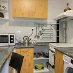 B15 Downtown Cosy Apartment